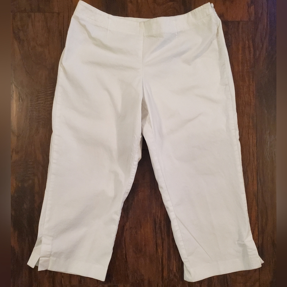 Liz Claiborne White Cropped Ankle Jeans with Side Hem Slits